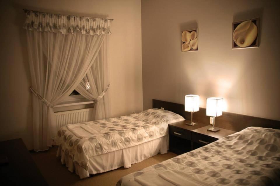 Hotel Chrobry Łęczyca Kültér fotó
