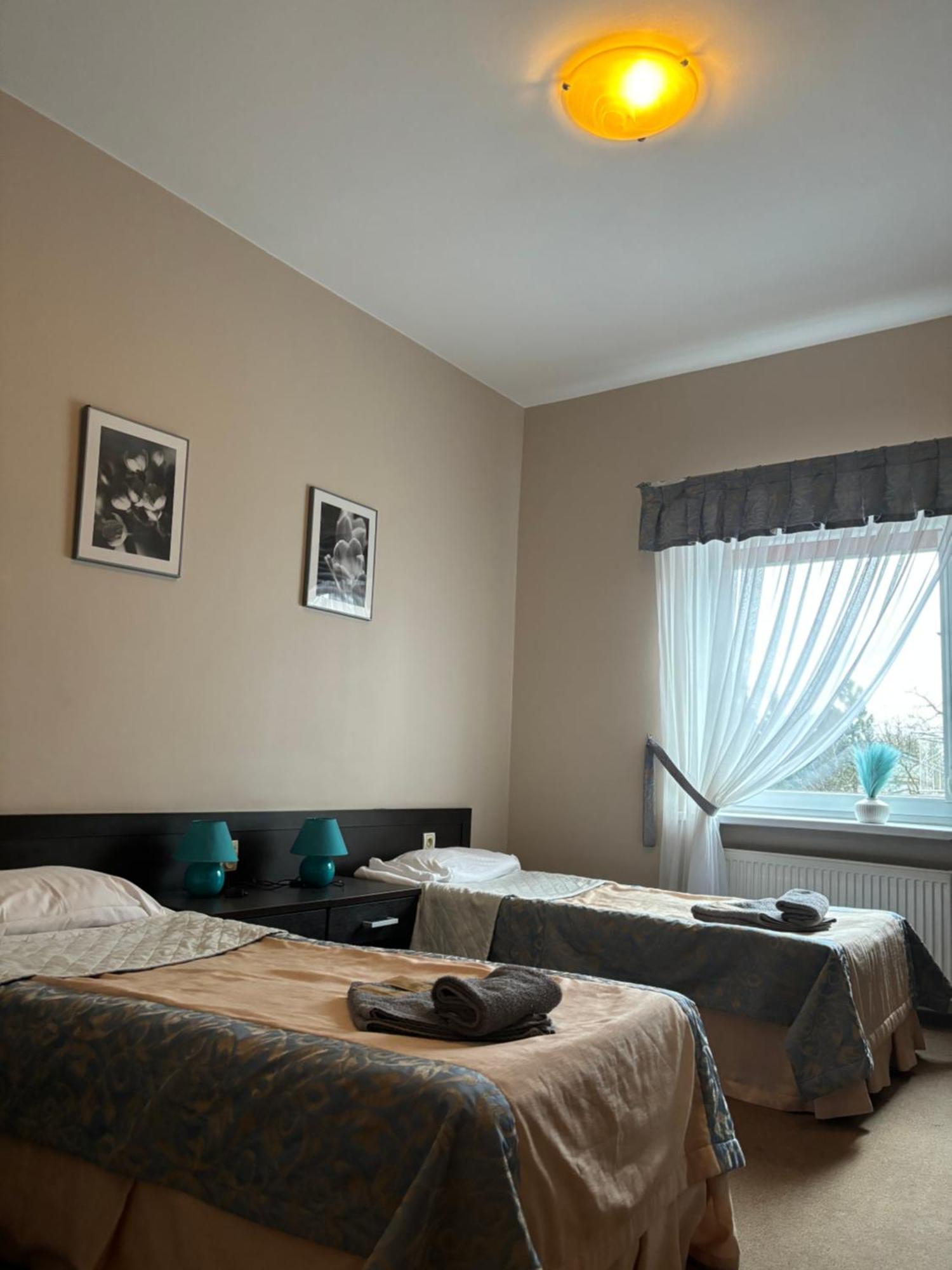 Hotel Chrobry Łęczyca Kültér fotó